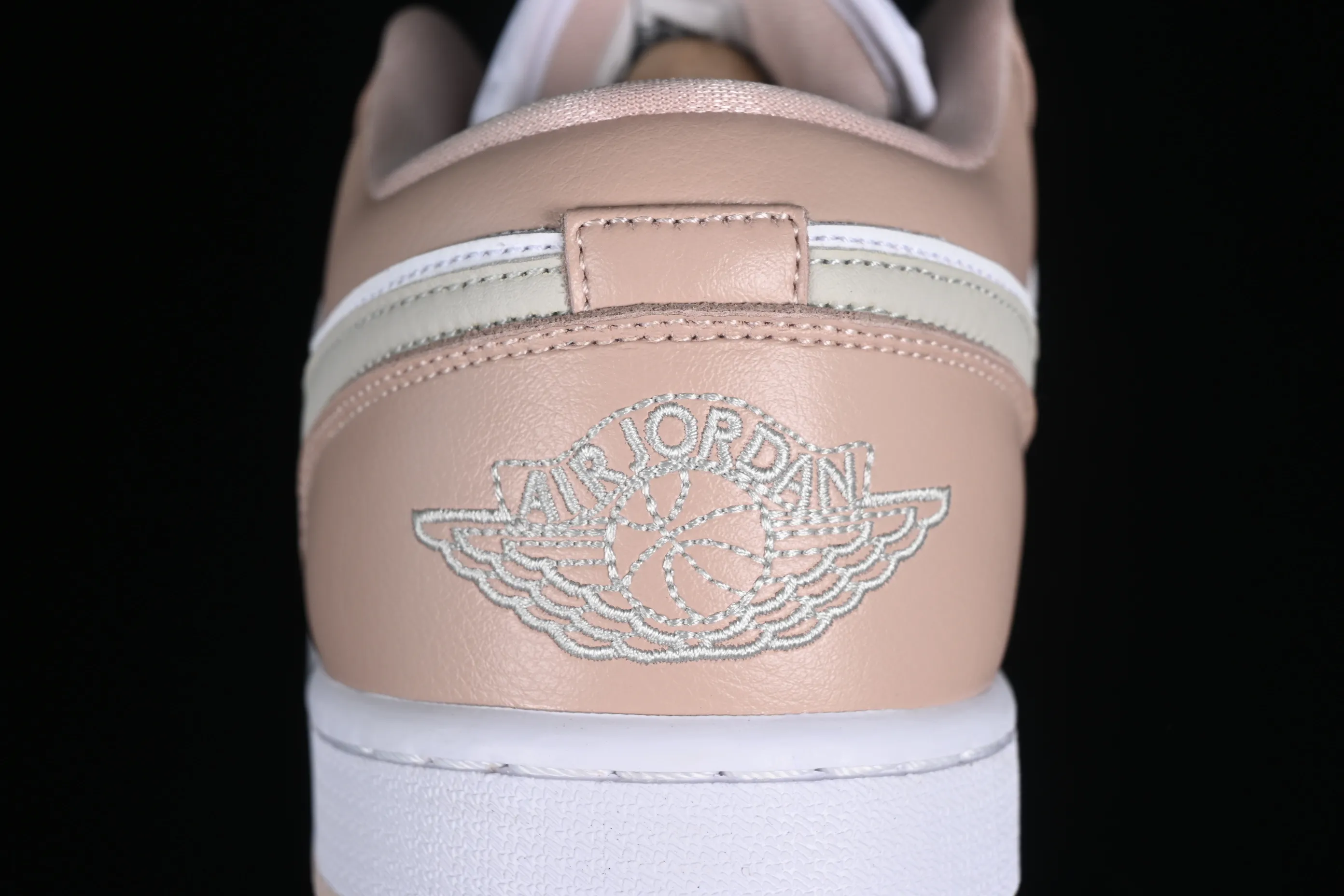 All categories Air Jordan Jordan series basketball shoes Air Jordan 1 Low Air Jordan 1 Low AJ1 Joe 1 white and pink low-top cultural and casual sneakers DC0774-120